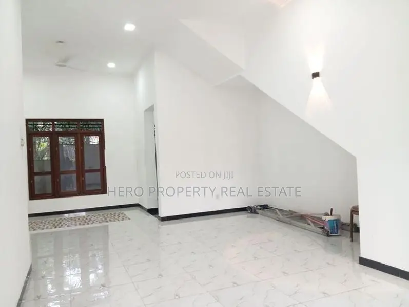 (NSK2602-001)Modern House for Sale in Kottawa