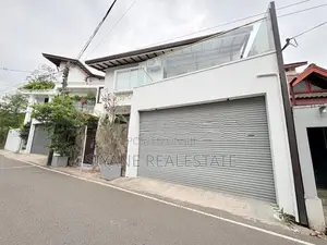 Elegant House For Sale Thalawathugoda, Kalalgoda