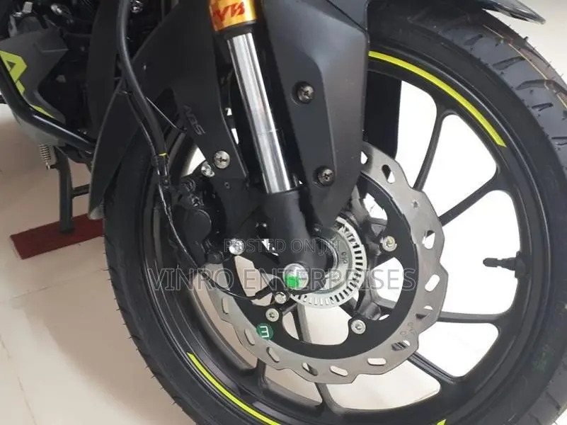 Hero Hunk 160R 4V 2026