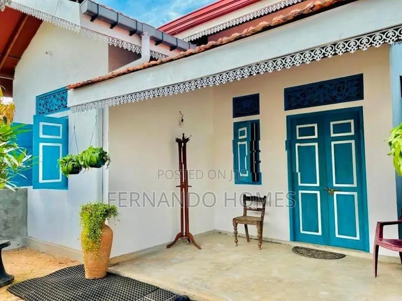 Old Type Antique New 3 Bed Rooms Villa For Sale In Negombo Area