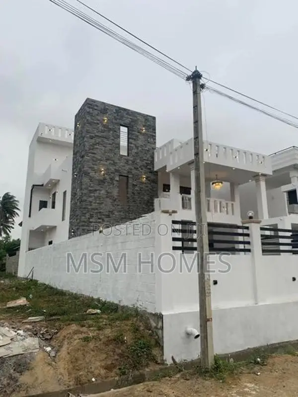 4 Bed Rooms Bath Brand New Box Modern House For Sale in Negombo