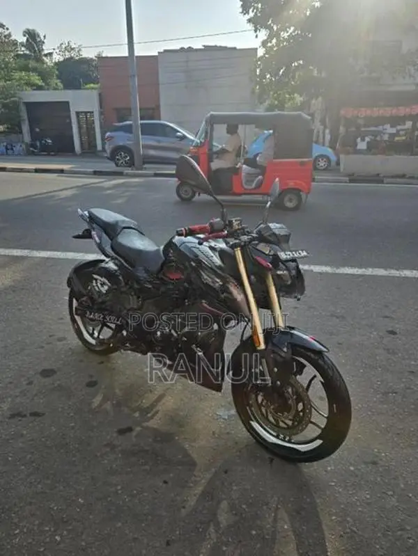 Bajaj Pulsar N160 2025