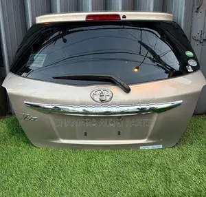 Toyota Vitz (KSP-130) Dicky Door