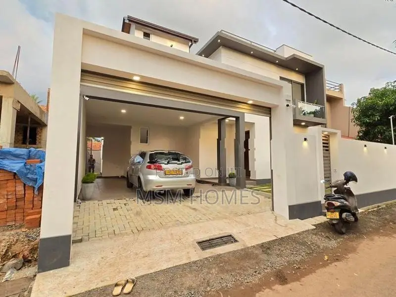 Good Condition Brand New Box Modern House For Sale in Negombo
