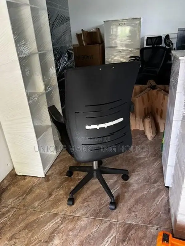 Imported Plastic bk Office Chairs