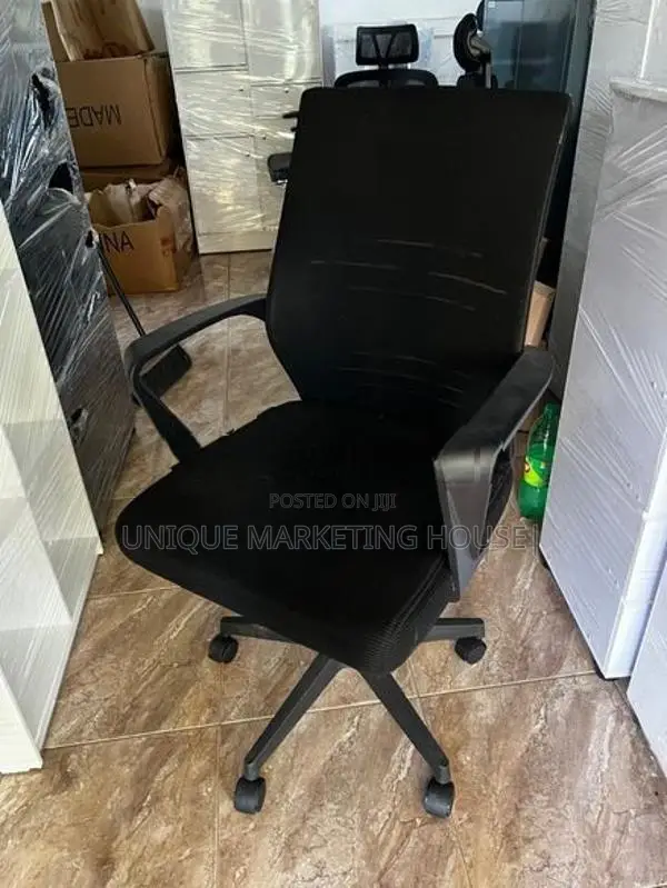 Imported Plastic bk Office Chairs