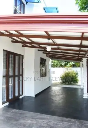 Battarmulla, Fully Furnished, 2 story, House With A Rooftop (MG1273)