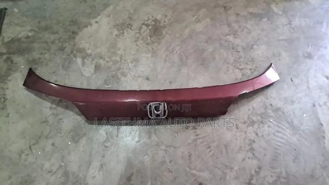 Vezel Rear Garnish