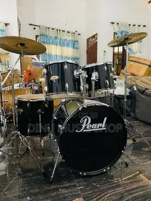 Pearl Acoustic Drum Set