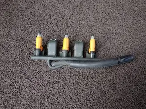 SUZUKI ALTO HA23S INJECTOR RAIL