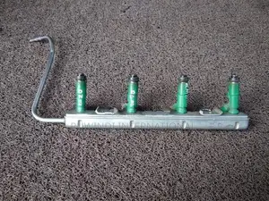 TOYOTA PRIUS W20 INJECTOR RAIL