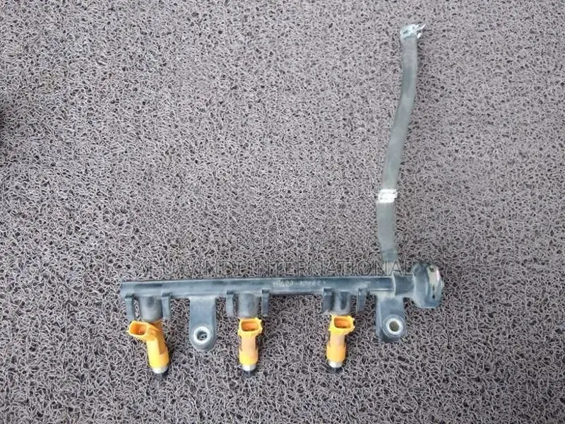 TOYOTA PASSO KGC10 INJECTOR RAIL