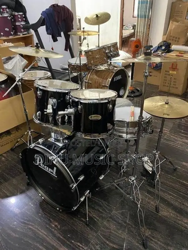 Pearl Acoustic Drum Set
