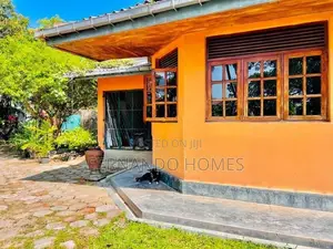 Sixty Perches Big Land With A Colonial Bunglow For Sale In Negombo