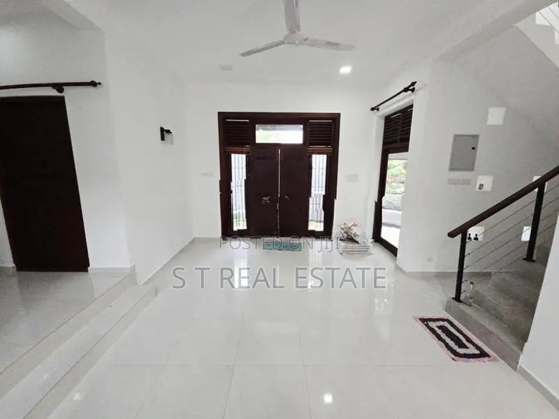 Modern Designed 3 Storey House for Sale in Homagama