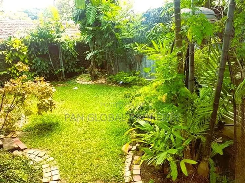 Land with House For Sale in Colombo 06