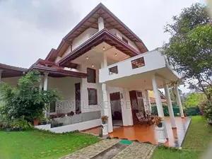 Beutiful Three Store House for Sale in Kiribathgoa Makola