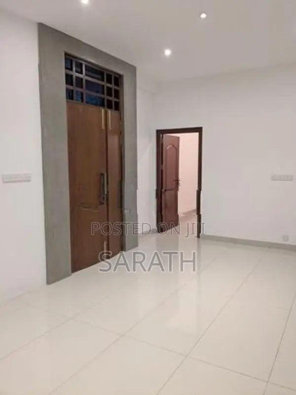 මාලබේ නගරයෙන් අලුතින් ඉදිකළ නව නිවස විකිණීමට
