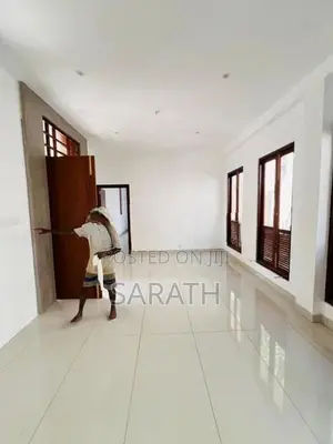 මාලබේ නගරයෙන් අලුතින් ඉදිකළ නව නිවස විකිණීමට
