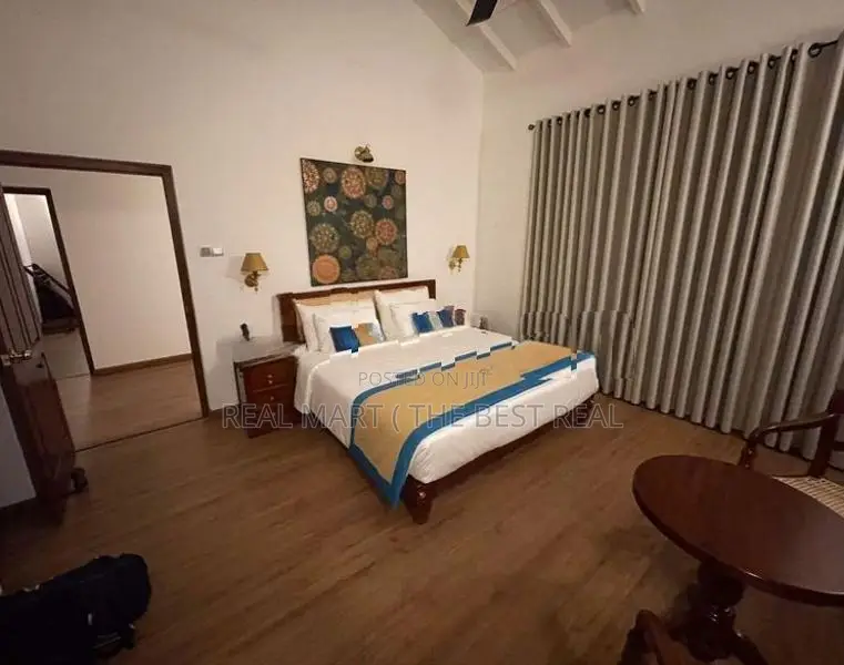 Nuwara Eliya : 6,500sf Luxury Fully Furnished Bungalow for Sale