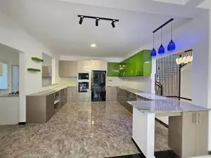 Luxury House For Sale in Piliyandala With Pool