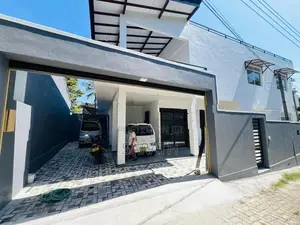 මාලබේ නගරයෙන් අලුතින් ඉදිකළ නව නිවස විකිණීමට