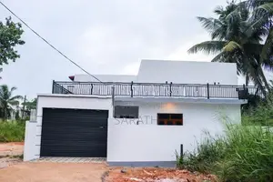 අතුරුගිරිය නගරයෙන් අලුතින් ඉදිකළ නිවස විකිණීමට