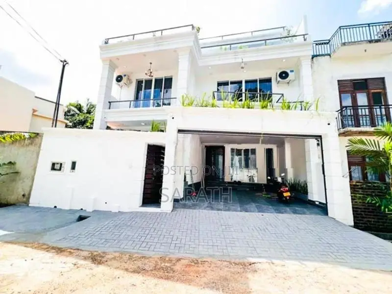 බත්තරමුල්ලෙන් සුඛෝපභෝගී නිවසක් විකිණීමට