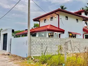 Beautiful Quality Single Storey 3 BR House for Sale Negombo Katuwapiti