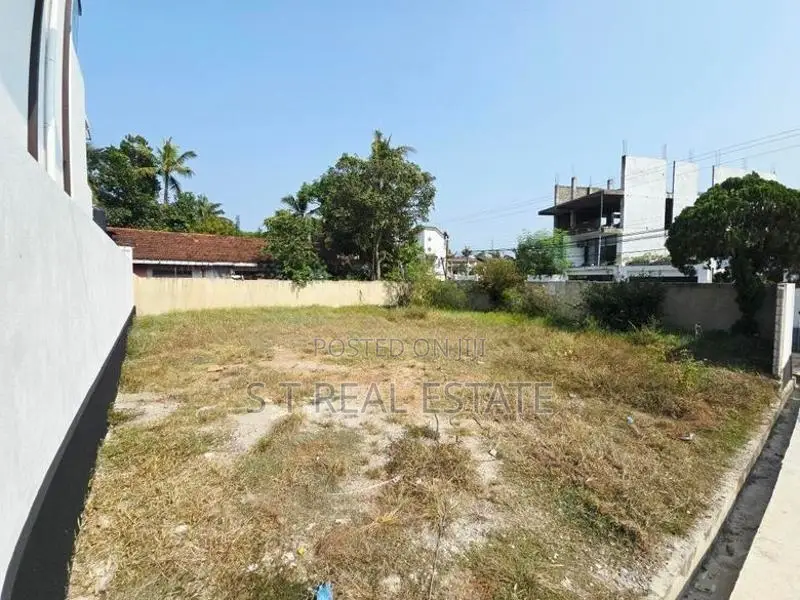 11.80P High Residential Bare Land For Sale In Boralesgamuwa