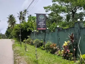 Hottel for sale in weliweriya