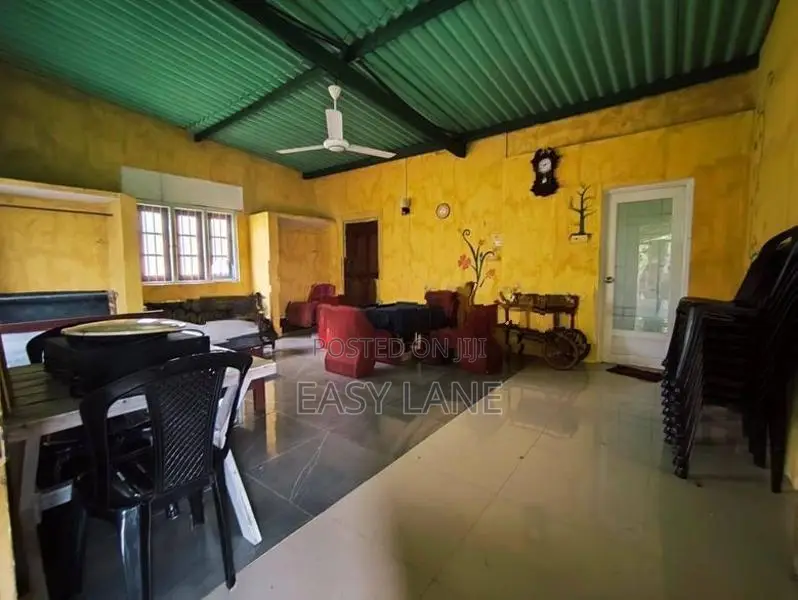 Hottel for sale in weliweriya