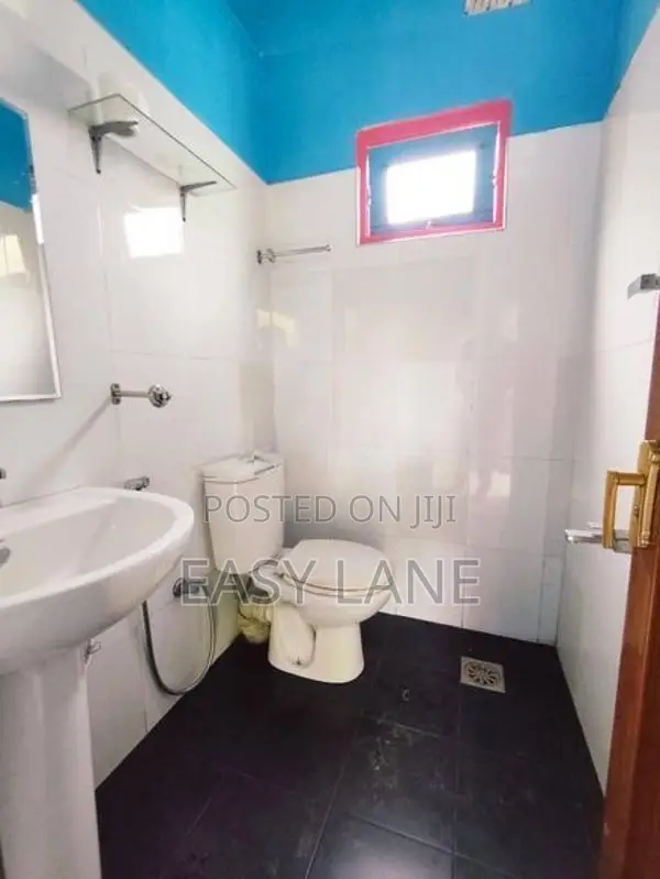 Hottel for sale in weliweriya