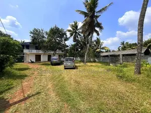 House For Almost Land Value Sale in Kiribathgoda Off Dimo Junction