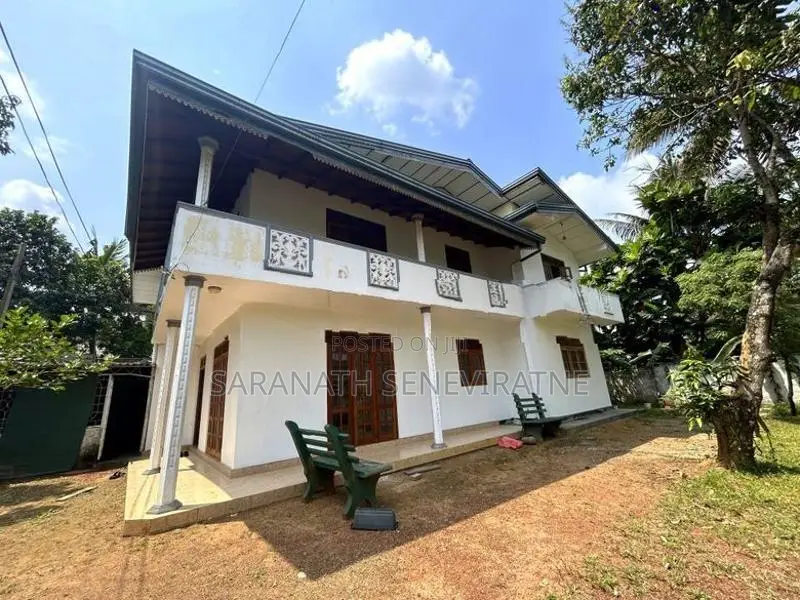 House For Almost Land Value Sale in Kiribathgoda Off Dimo Junction