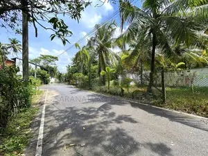 Land in Amaregoda Rd Pothuarawa Hokandara 17.75 p ( 7 / 10 )