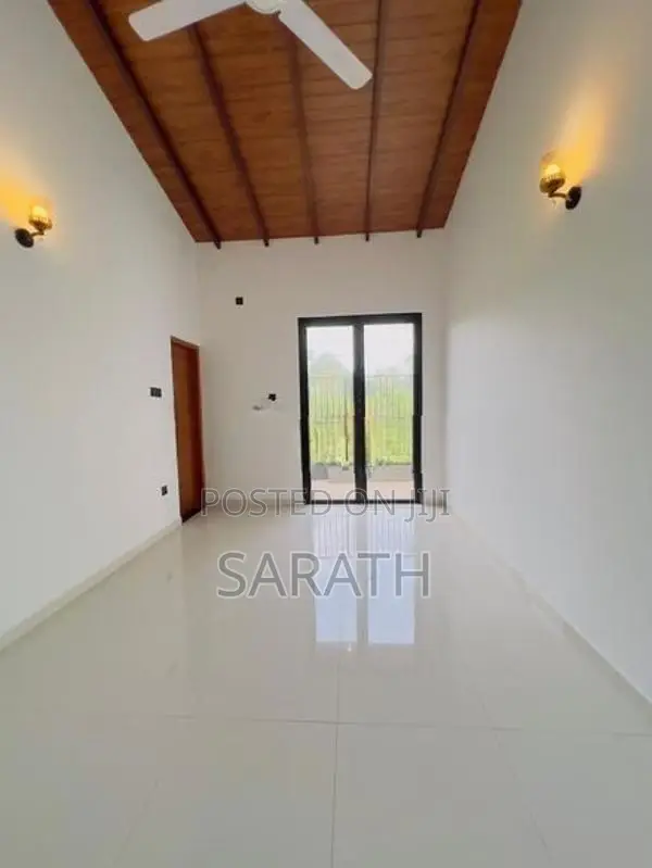 3 Bed With Brand New House In Athurugiriya
