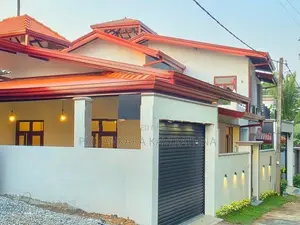 Luxury House For Sale in Diyagama