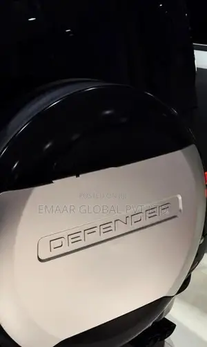 Land Rover Defender 2024