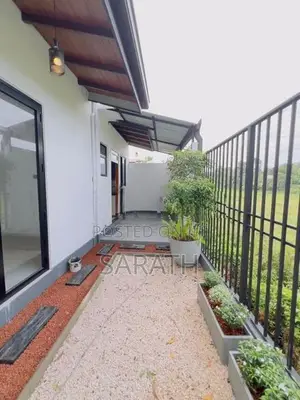 3 Bed With Brand New House In Athurugiriya