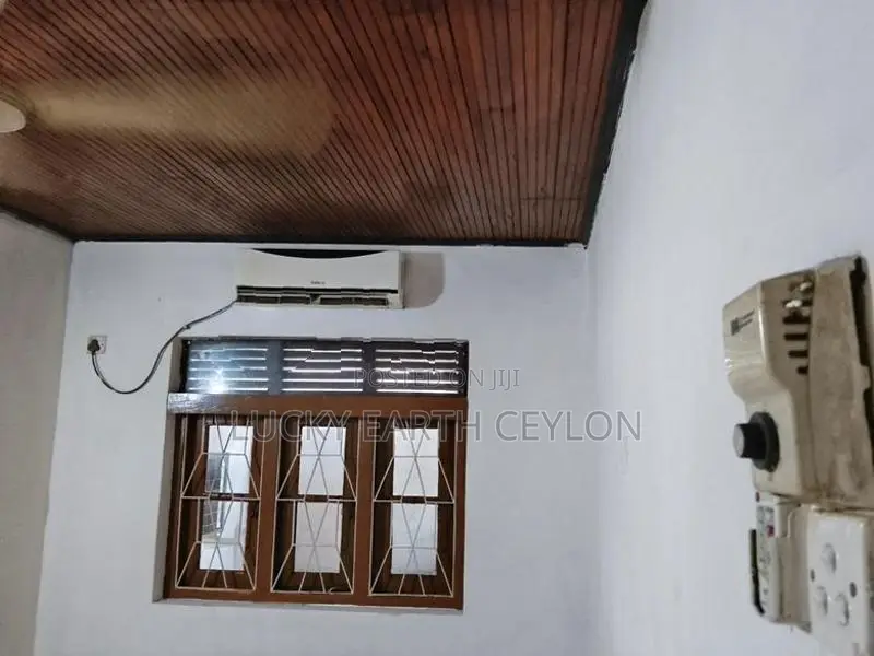 Rajagiriya, Semi Furnished 2 Storey House for Rent (mg1272)