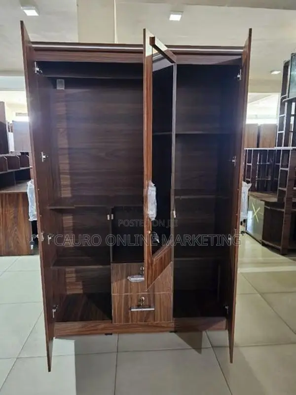 New Melamine 3 Door Wardrobe Mirror Cupboard 6*4 Ft
