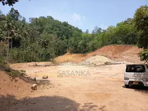Pugoda Kosgoda Road 350 Perches Land For Rent