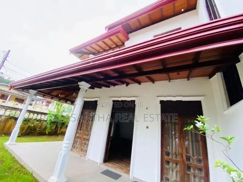02 Storey House with 12P Sale Facing Vidyala Junction, Pannipitiya