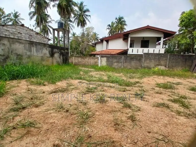 Land for Sale in Gampaha Miriswatta