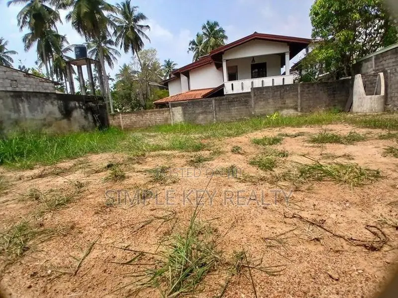 Land for Sale in Gampaha Miriswatta