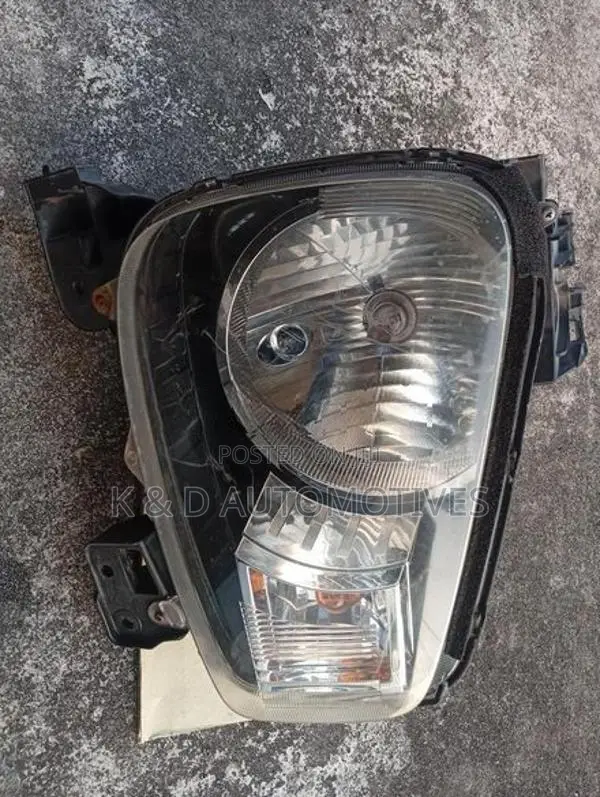 Suzuki Alto HA36S Headlight