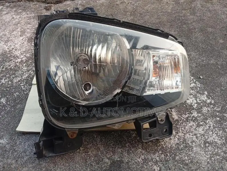 Suzuki Alto HA36S Headlight