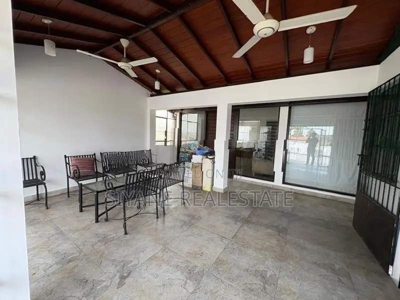 Luxury House Sale in Ethul Kotte (no Broker)