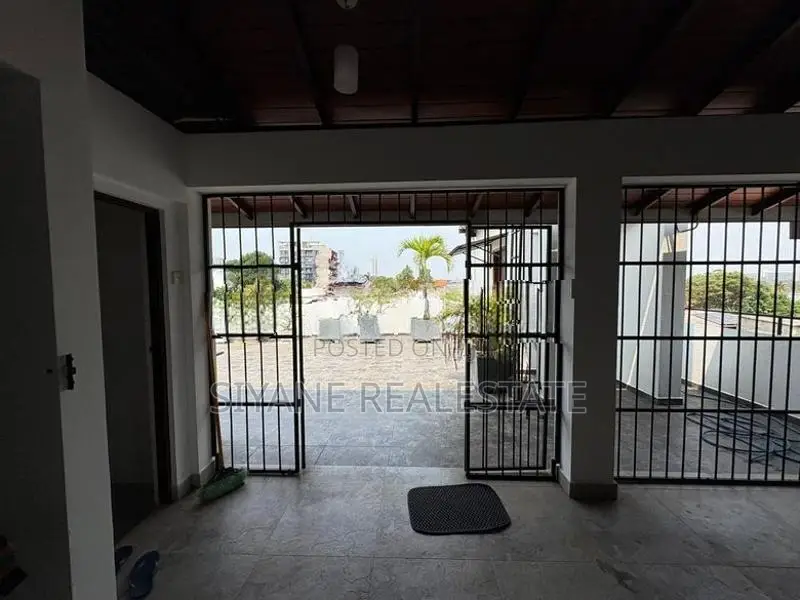Luxury House Sale in Ethul Kotte (no Broker)